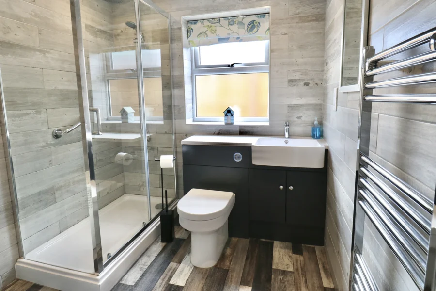 Driftwood Cottage Bathroom