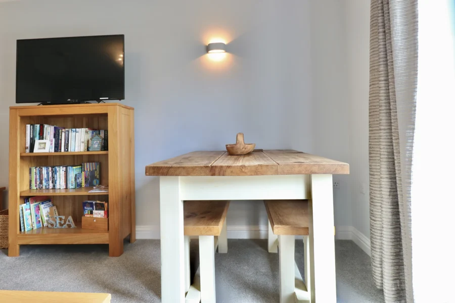 Driftwood Cottage Dinning Table